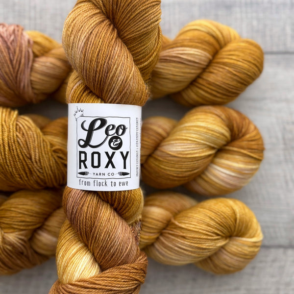 Leo and Roxy | 80/20 sock | Eggshell collection