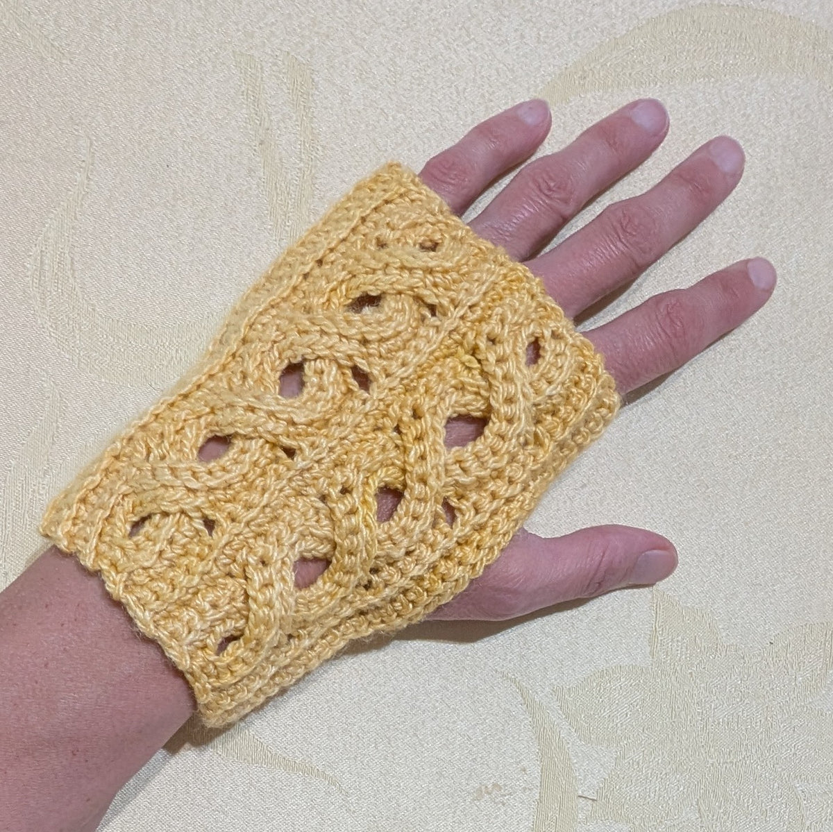 Leeward Mitts | Crochet Cables | 3 hour workshop