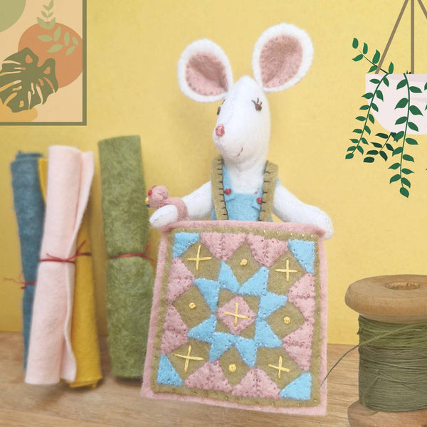 Corinne Lapierre Felt Kit | Little Mouse makes a Quilt