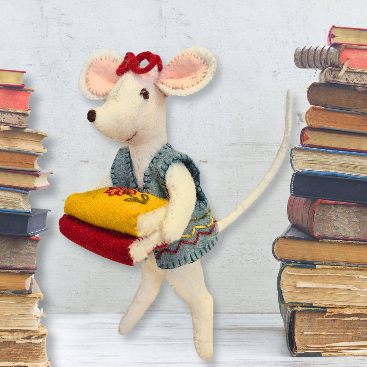 Corinne Lapierre Felt Kit | Little Mouse The Librarian